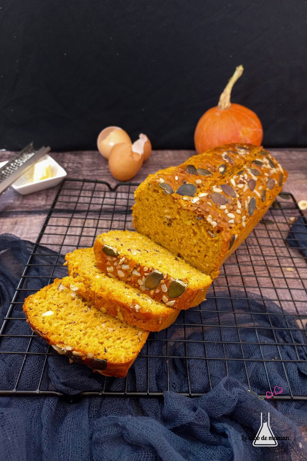 Cake butternut, noisettes et comté